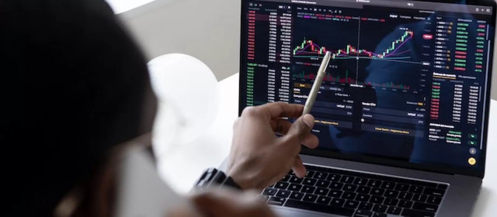 هل توقف صعود أسعار النفط قرب أعلى مستوى منذ بداية العام؟